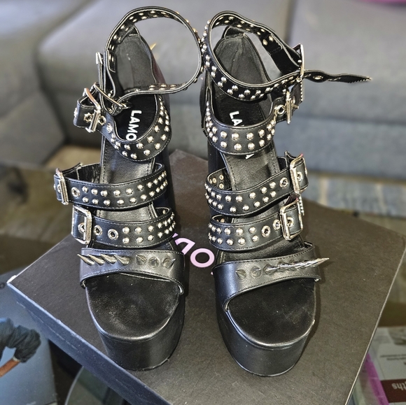 Lambda spiked heels - Picture 2 of 3